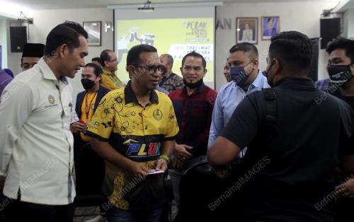 DATUK ZAINOL FADZI PAHARUDIN