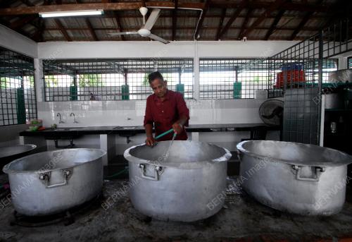 PERSIAPAN BUBUR LAMBUK