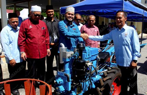 DATUK DR NIK MUHAMMAD ZAWAWI SALLEH
