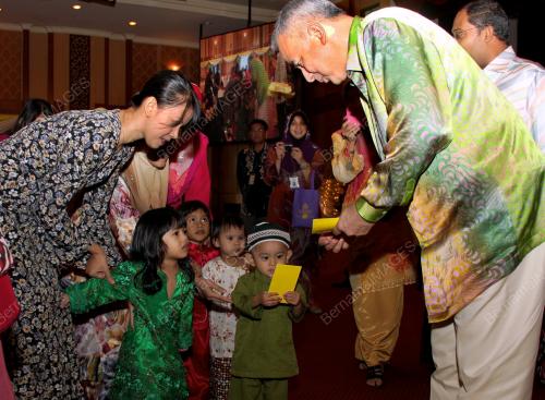 PK01_30082012_DUIT_RAYA