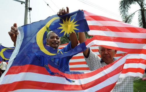 PK01_30082013_BENDERA