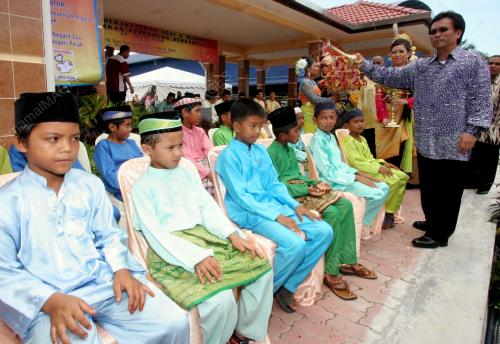 MOHD SHAFIE APDAL