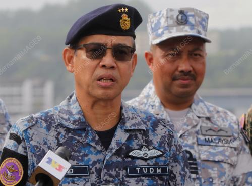 PELAYARAN KD MAHAWANGSA KE LUBNAN