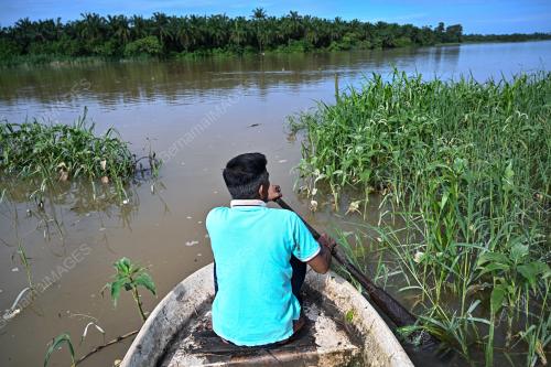 NELAYAN SUNGAI