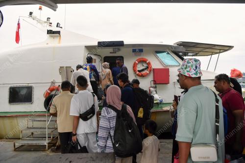 TINJAUAN JETI MARINA LUMUT