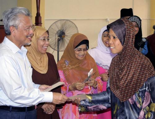 AHMAD HUSNI