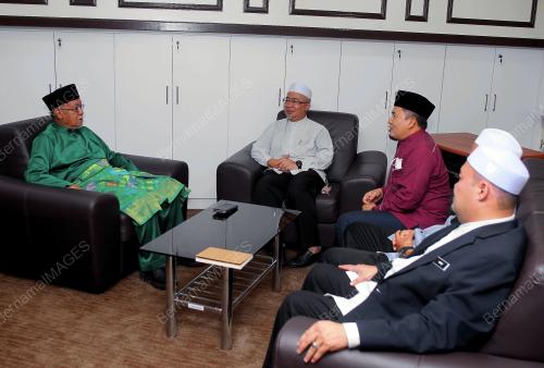 DATUK WAN ZAHIDI WAN TEH