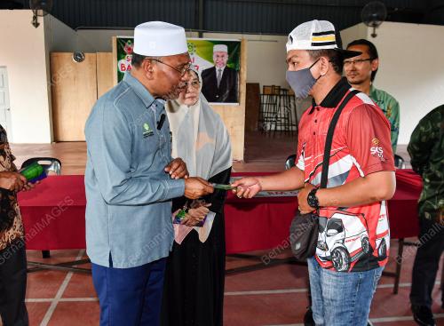SENATOR DATUK IDRIS AHMAD