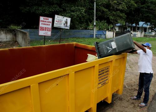 ISU SAMPAH DI PULAU PANGKOR