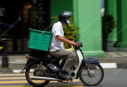 PEMAKAIAN PELITUP MUKA DI TEMPAT AWAM