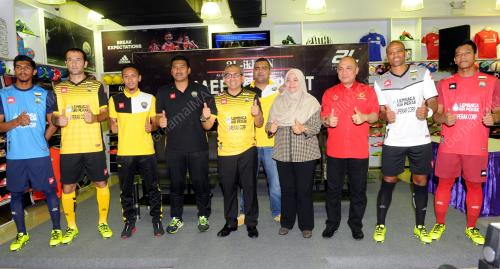 PK02_02022016_BOS_GAURUS