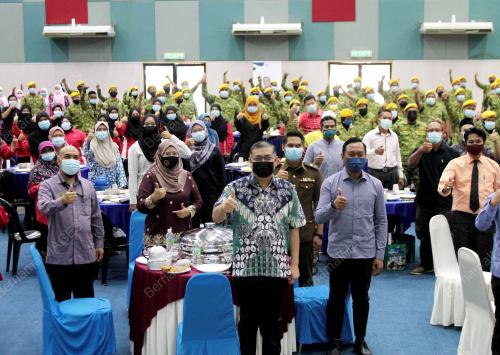 DATUK SERI DR SHAMSUL ANUAR NASARAH