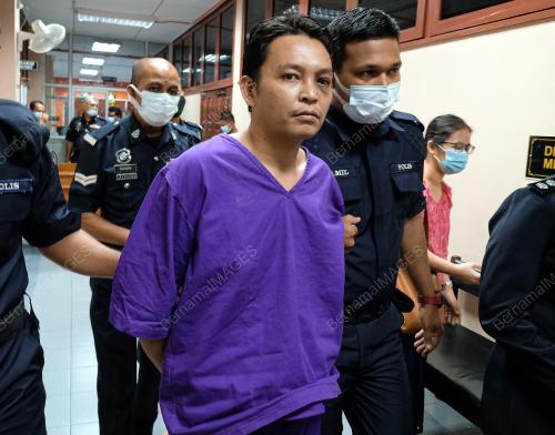 PEMANDU LORI DIDAKWA MENCEROBOH ISTANA ISKANDARIAH