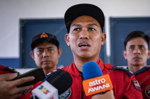 MENCARI DAN MENYELAMAT JASLINDA