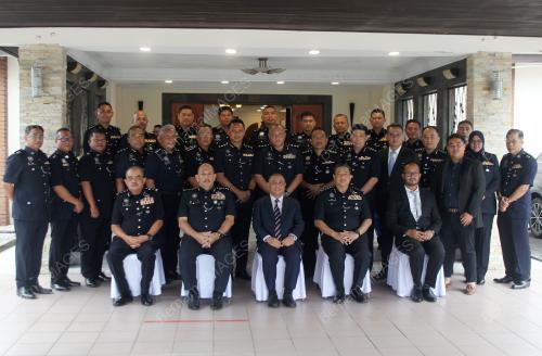 DATUK SERI SAARANI MOHAMAD