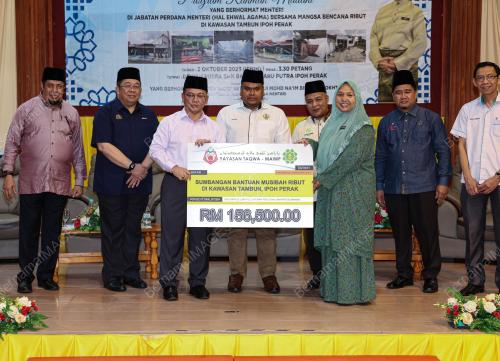 DATUK DR MOHD NA`IM MOKHTAR
