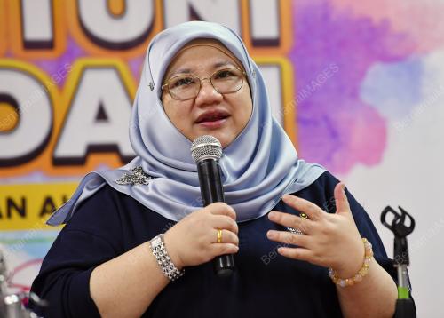 DATUK WAN SURAYA WAN MOHD RADZI