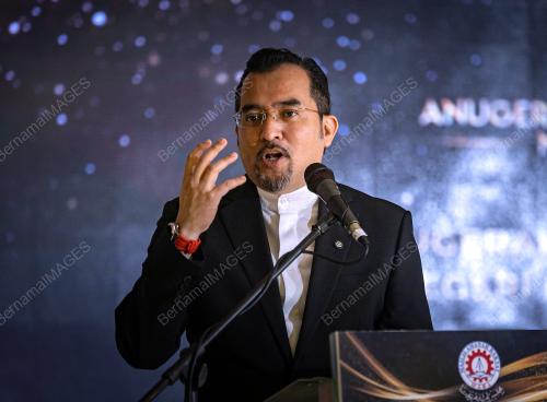 DATUK DR ASYRAF WAJDI DUSUKI