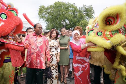PK02_03022011_TAHUN_BARU_CINA