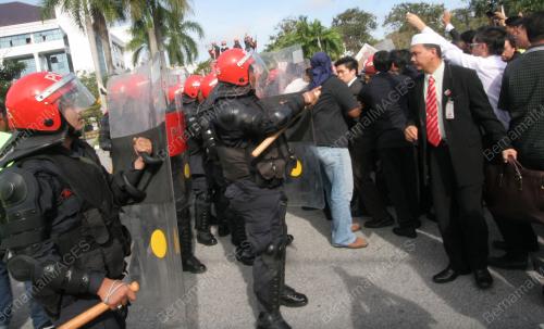 POLITIK DI PERAK