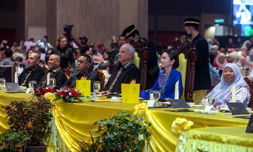 SULTAN PERAK SULTAN NAZRIN SHAH