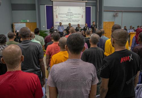 PROGRAM PELEPASAN BANDUAN SECARA LESEN