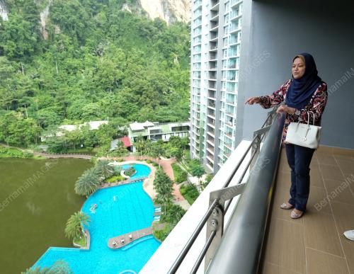DATUK NOLEE ASHILIN MOHD RADZI