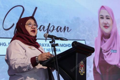 DATUK WAN SURAYA WAN MOHD RADZI
