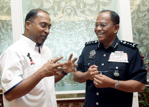 PK02_04012011_MB_POLIS_PERAK