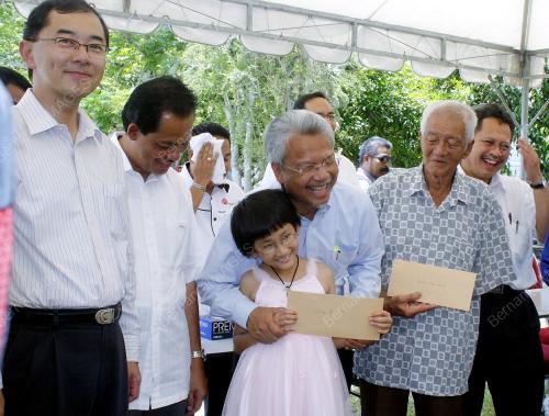 AHMAD HUSNI HANADZLAH