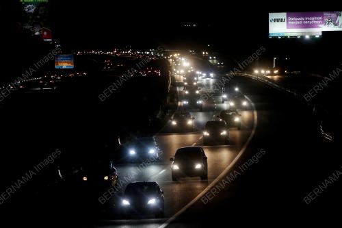 ALIRAN TRAFIK KE SELATAN SESAK