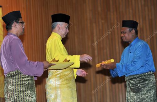 RAJA DR. NAZRIN SHAH