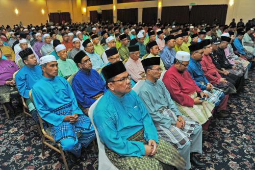 PK02_05022016_NAZRIN_SHAH