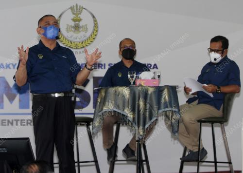 DATUK SERI SAARANI MOHAMAD