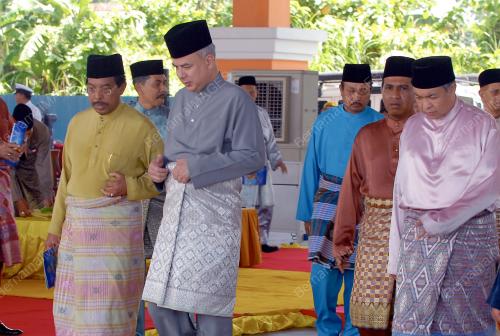 RAJA DR. NAZRIN SHAH