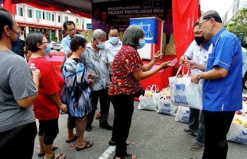 DATUK DR MAH HANG SOON