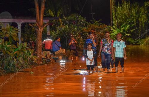 TINJAUAN KEJADIAN BANJIR KILAT