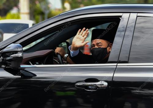 KETUA PARTI MENGADAP SULTAN PERAK