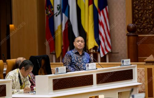 DATUK SERI SAARANI MOHAMAD