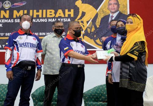 DATUK SERI SAARANI MOHAMAD