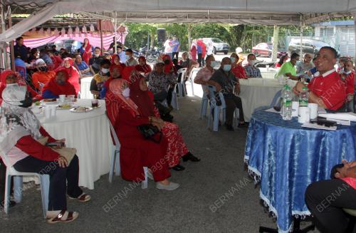 DATUK SERI SAARANI MOHAMAD