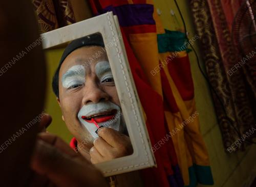 BADUT TAWARKAN SERVIS SANITASI DI RUMAH