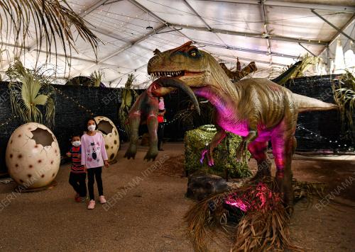 PAMERAN REPLIKA DINOSAUR DI IPOH