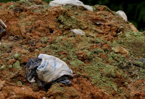 BAHAN BUANGAN DIPERCAYAI SISA INDUSTRI