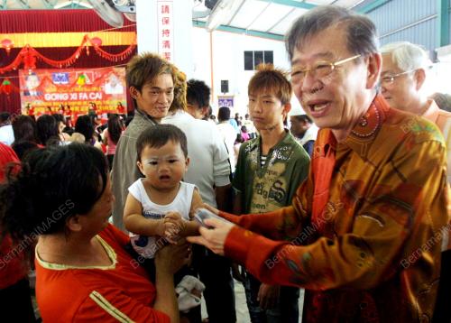 DR LIM KENG YAIK