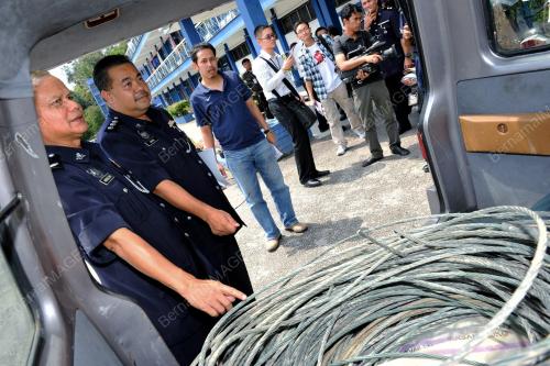 PK02_08022011_POLIS_TAPAH
