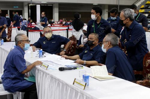 DATUK SERI SAARANI MOHAMAD