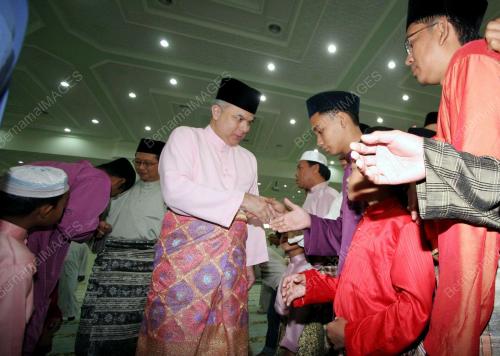 RAJA DR NAZRIN SHAH