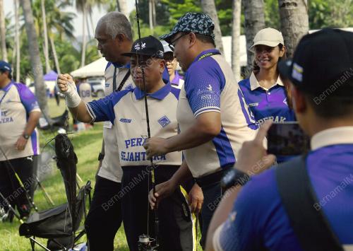 DATUK SERI SAARANI MOHAMAD