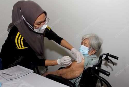 PEMBERIAN DOS PENGGALAK DI TAIPING MALL